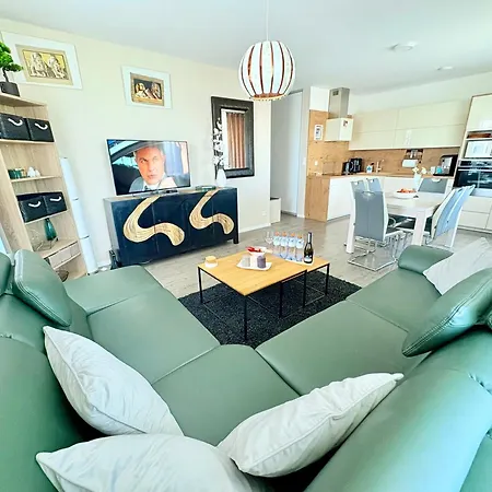 Fatranska,parking Free ,air Condition Apartmán Kosice