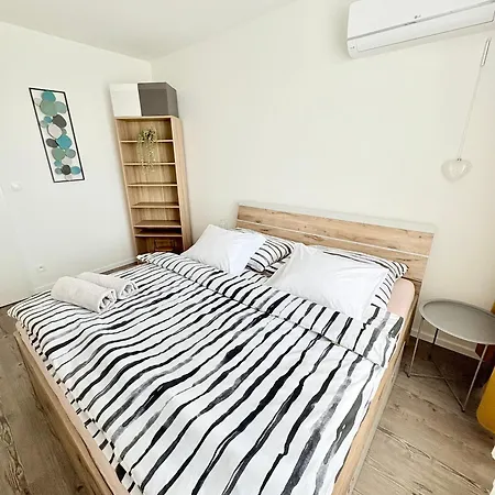 Fatranská,parking Free ,air Condition Appartamento